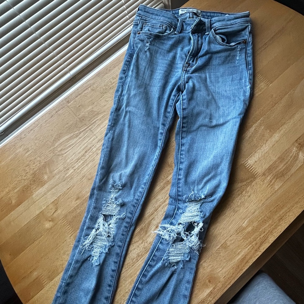 24 Abercrombie & Fitch jeans